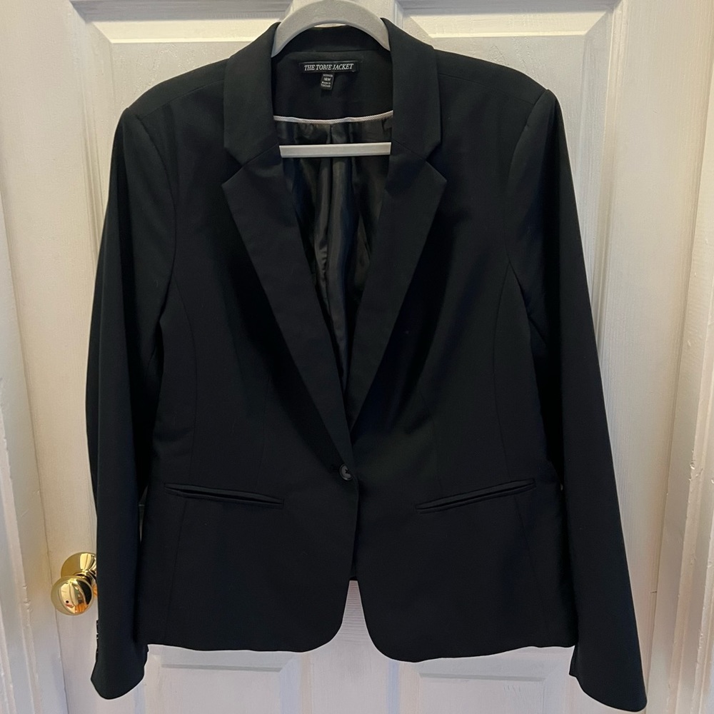 Size 16W Black Blazer EUC